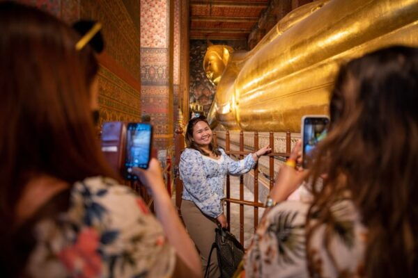 Bangkok: Wat Pho and Wat Arun Guided Walking Tour - Wat Arun