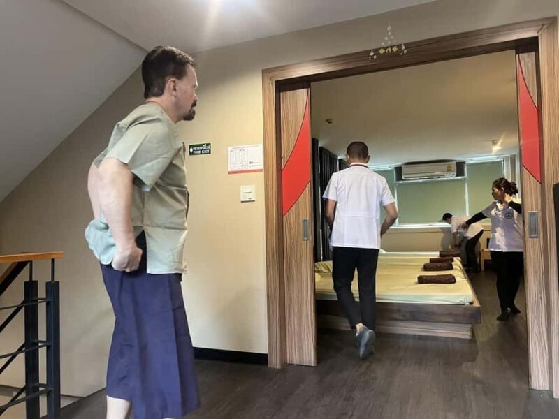 Bangkok: Wat Pho Thai Massage Experience with Training - FAQ