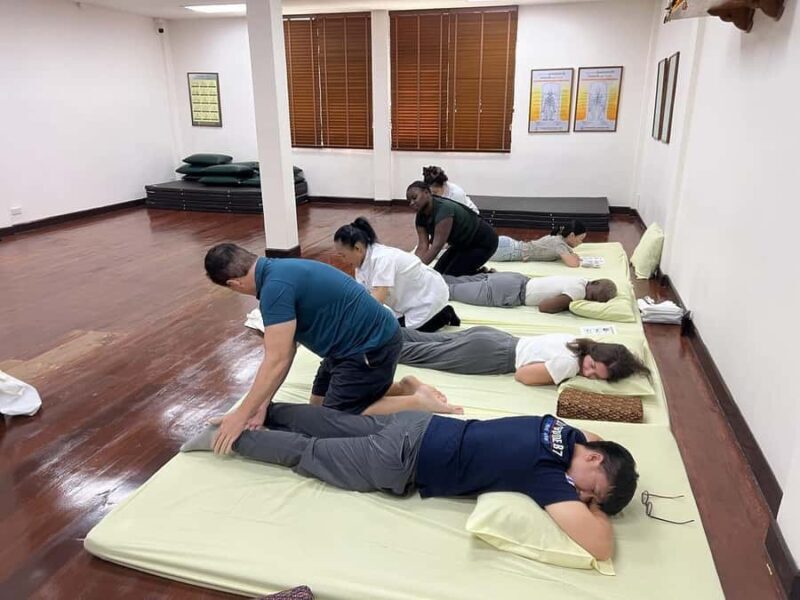 Bangkok: Wat Pho Thai Massage Experience with Training - Accessibility and Considerations