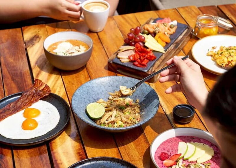 Bangkok: Weekend Breakfast Buffet at W Bangkok - Atmosphere and Setting