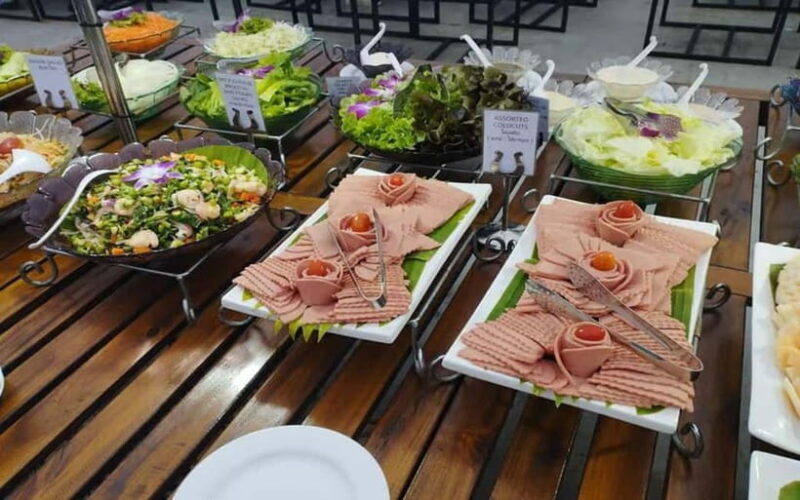 Bangkok: White Orchid Chao Phraya Cruise Free Flow Beer - Who should consider this cruise?