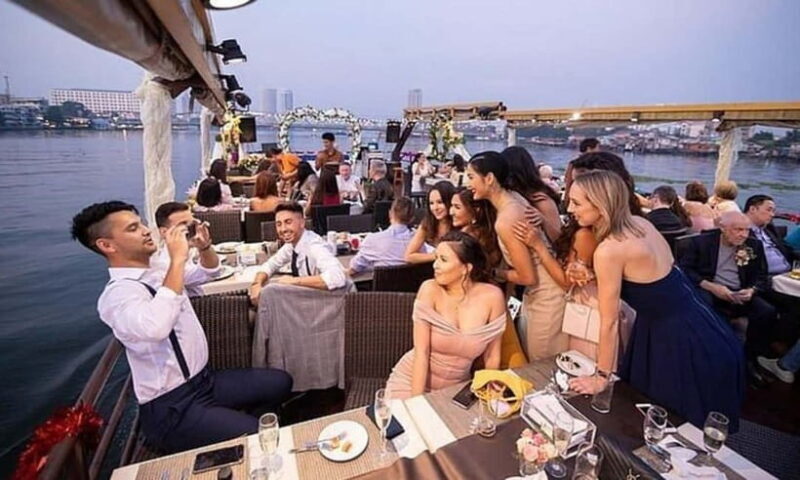 Bangkok: White Orchid Chao Phraya Cruise, Thai Buffet & Beer - A detailed look at the Chao Phraya night cruise experience