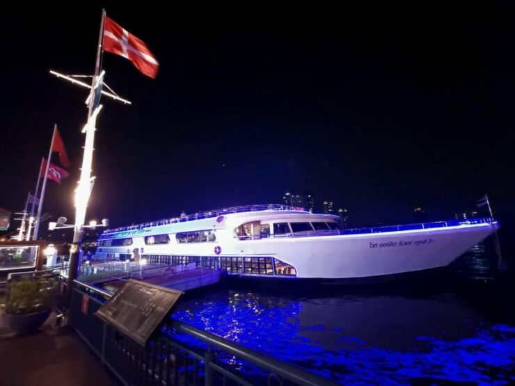 Bangkok: White Orchid Chao Phraya Dinner Cruise - Experience Highlights