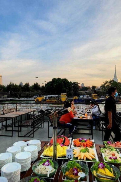 Bangkok: White Orchid Cruise With Optional Hotel Transfer - Entertainment Onboard