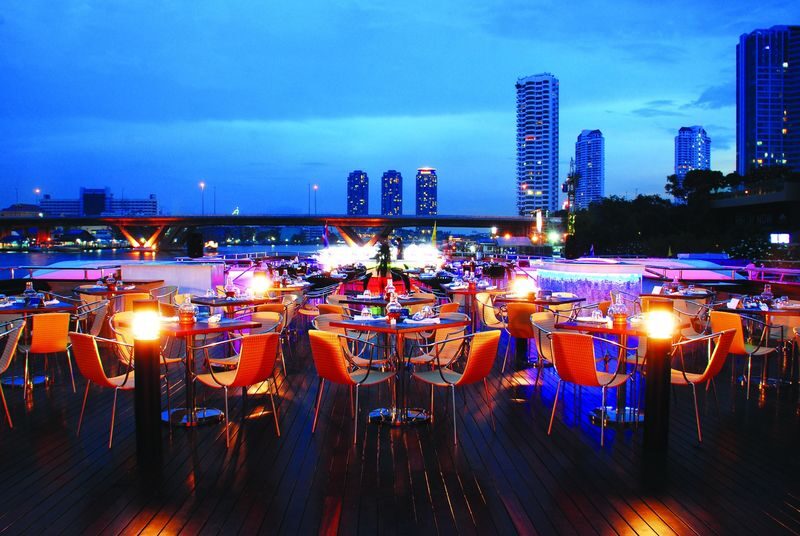Bangkok Wonderful Pearl Dinner Cruise in Bangkok - Choosing between the deck and the dining room