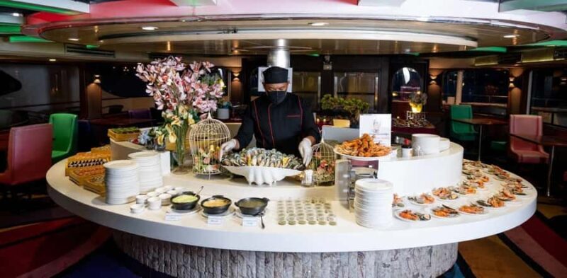 Bangkok: Wonderful Pearl Luxury Romantic Dinner Cruise - What the Reviews Reveal