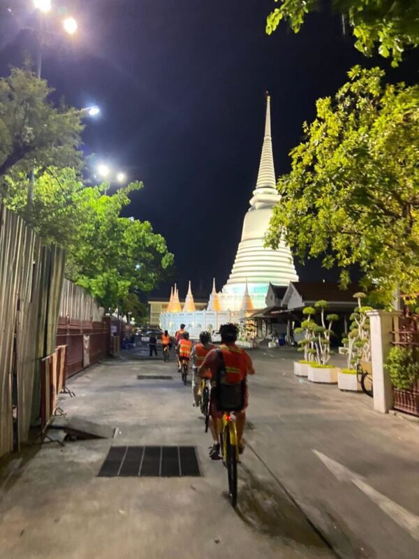 Bangkok Yaowarat Road Night Small Group Tour - Riding Yaowarat after dark