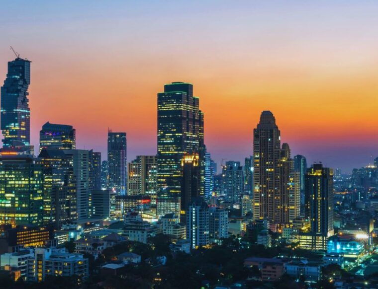 Bangkoks Best: City Highlights and Floating Markets Tour - Market Experience