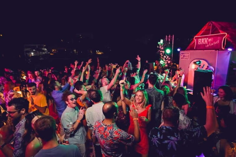 Bangkok's Best Party Boat - What to Expect from Bangkok’s Best Party Boat