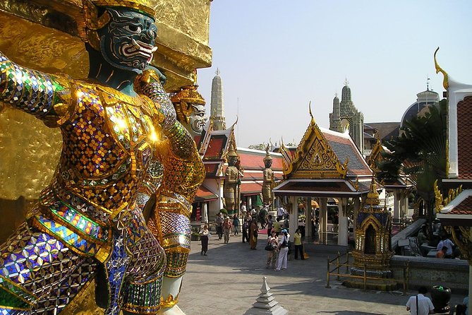 Bangkoks Grand Palace & Top Sights Private Walking Tour - Tour Details and Inclusions