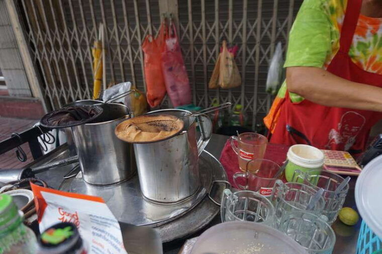 Bangkok’s Local Hidden Sightseeing Walking Tour + Food Tour - Whats Included