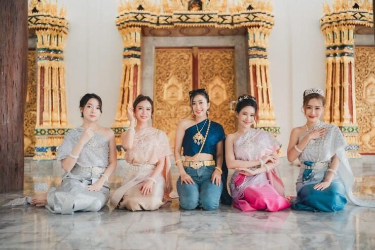 Bangkok:Thai Costume With Long Tail Boat Photoshoot - Important Information for Participants