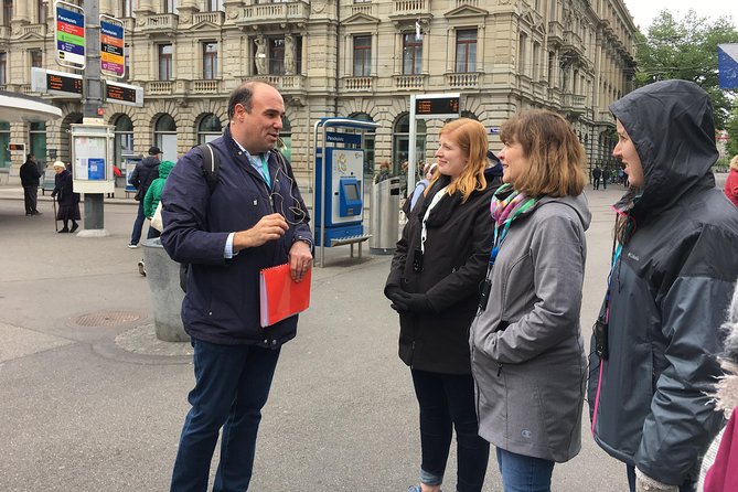 Banks and Notorious Clients: Stories About the Gnomes of Zurich - Customized Tips for Financial Travelers