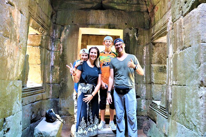 Banteay Srei and Grand Circuit Heritage Tour from Siem Reap - Transportation and Group Dynamics