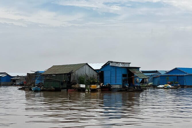 Banteay Srei Temple and Kompong Phluk Village Private Tour - Why Choose This Tour?