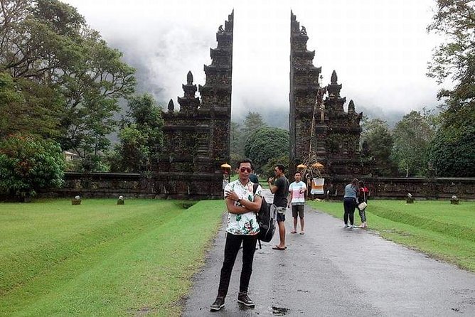 Banyumala Ulundanu Tanah Lot Handara Scenic Private Guided Tour - Tour Itinerary and Highlights