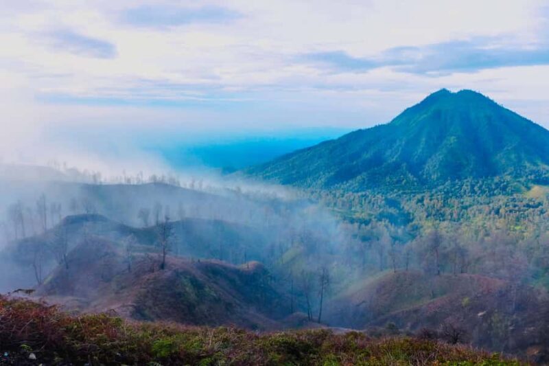 Banyuwangi/Bali: Mt Ijen Sunrise & Blue Flame in Guided Tour - Who Should Consider This Tour?