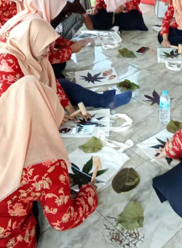 Banyuwangi: Family Eco Print Workshop with Local Artisan - An Authentic Creative Experience in Banyuwangi