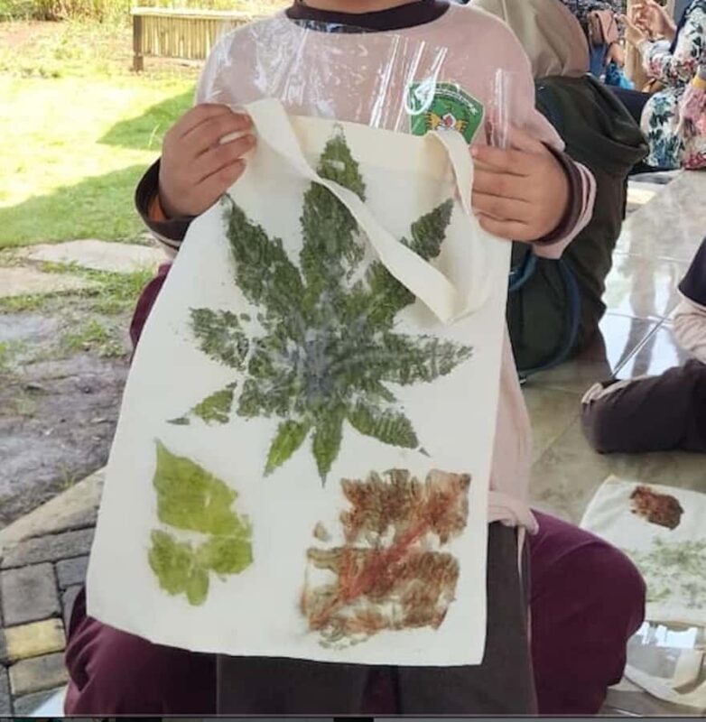 Banyuwangi: Family Eco Print Workshop with Local Artisan - Good To Know