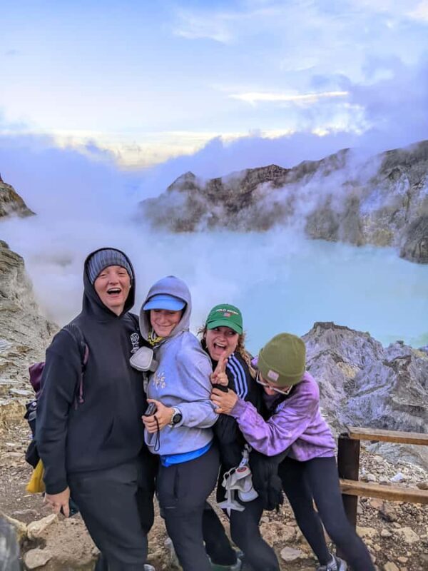Banyuwangi: Ijen Blue Fire Hike & Licin Village Breakfast - Banyuwangi: Ijen Blue Fire Hike & Licin Village Breakfast