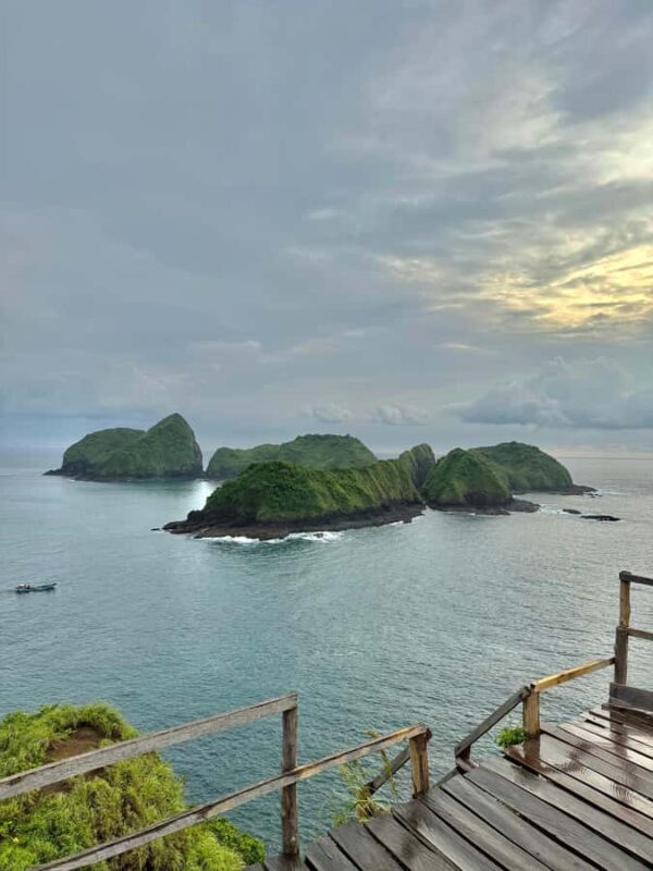Banyuwangi: Island-Hopping, Snorkeling With Sunset Tour - Practical Details and Tips for the Tour