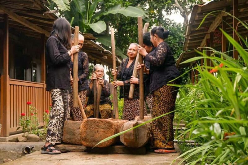 Banyuwangi: Osing Cultural Tour with Market & Village Walk - The Itinerary in Detail