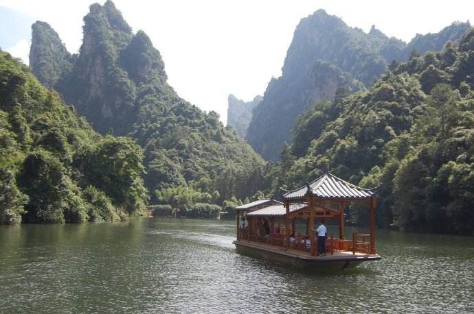 Baofeng Lake Admission Ticket in Zhangjiajie (with Boat Ride) - Baofeng Lake at a glance