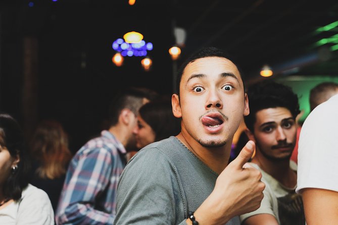 Bar Crawl in Barcelona With Spanish Wines, Vermut, Cold Beer and Tapas - Duration and Schedule of the Bar Crawl