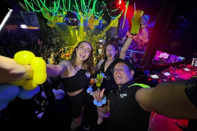 Bar Crawl Madness Tour in Cancun - An In-Depth Look at the Cancun Bar Crawl Madness Tour