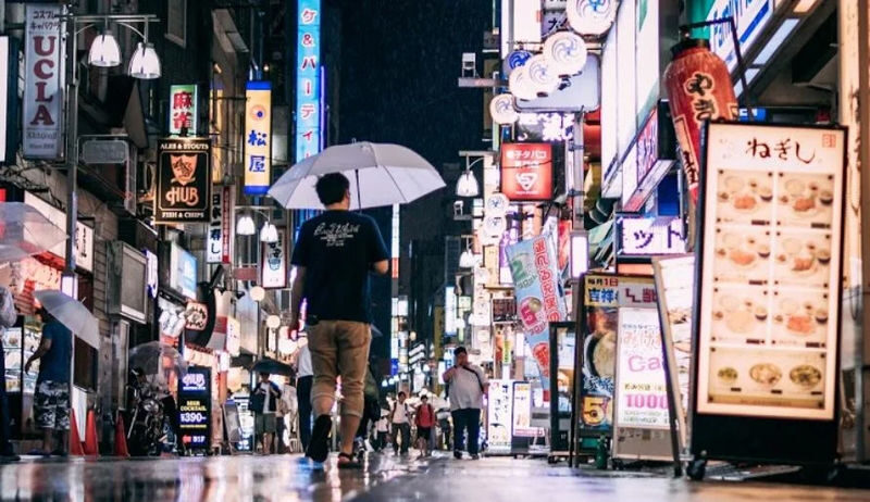 Bar Hopping in Kichijoji Harmonica Yokocho Bar Alleys - Getting to Kichijoji and meeting the guide