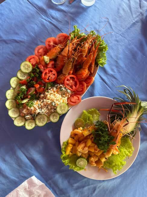 Barahona: Águilas Bay Beach Day with Lunch & Transfers - The Logistics: Transport, Timing, and Group Size