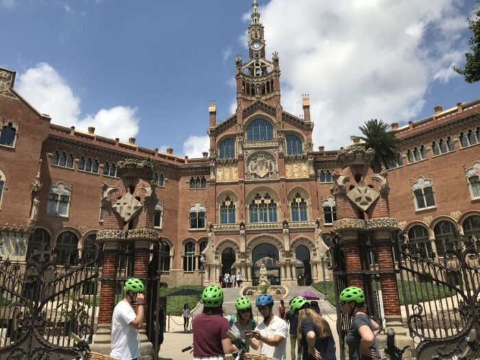 Barcelona: 1.5-Hour Sightseeing Tour by Bike/Electric Bike - Getting to the Tour Starting Location