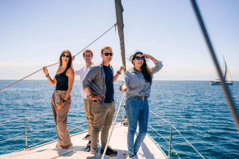 Barcelona: 1 Hour Sailing Tour in a Sailboat - Sailing Experience and Itinerary