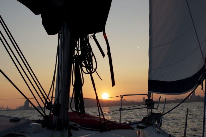 Barcelona: 1,5-Hour Sunset Cruise With Cava & Wine - Customer Ratings and Feedback