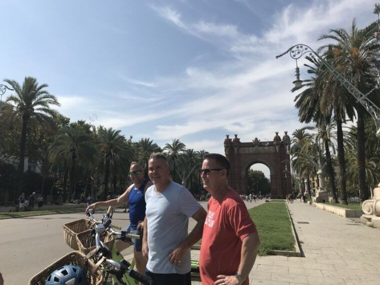Barcelona: 2.5-Hour Bike or E-Bike Historical Tour - Participant Information