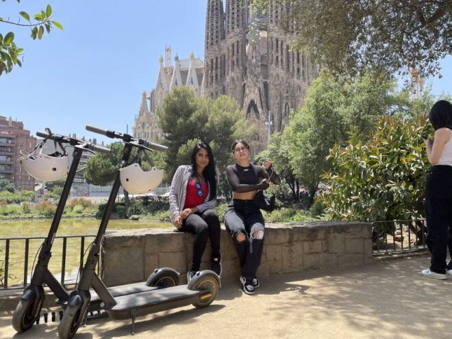 Barcelona: 2-Hour E-Scooter Tour - Language Options and Highlights