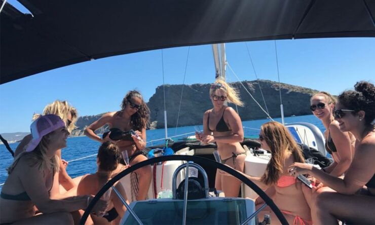 Barcelona: 2-Hour Private Boat Cruise - Cruise Duration and Cancellation Policy