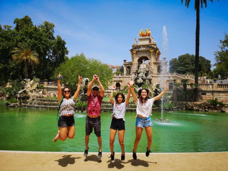 Barcelona: 2-Hour Private City Highlights Kickstart Tour - Tour Experience