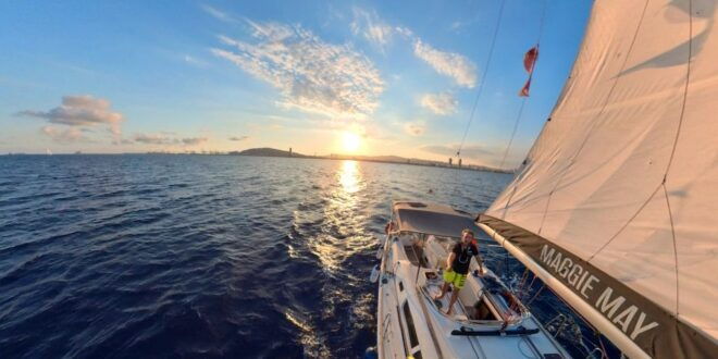 Barcelona: 2-Hour Sailboat Tour With Paddle Boarding - Meeting Point