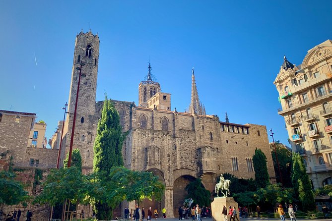 Barcelona 2-in-1 Walking Tour: Old Town Gaudí Street - Historical Significance