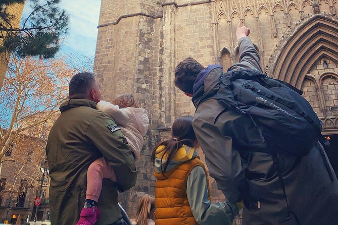 Barcelona 2-in-1 Walking Tour: Old Town Gaudí Street - Exploring Old Town