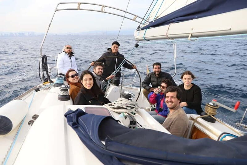 Barcelona 2h private sailing tour for 11 with local Skipper - FAQs