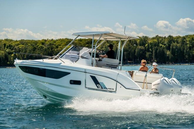 Barcelona: 8-hours Private Tour on a Motorboat - Inclusions and Amenities