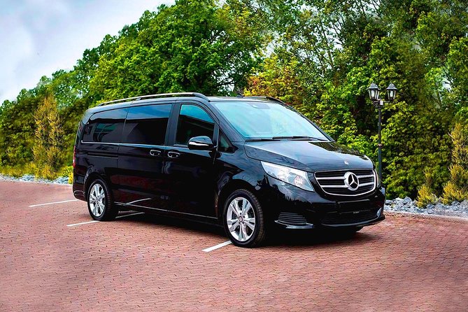 Barcelona Airport (BCN) to Sitges - Round-Trip Private Van Transfer - Meeting Options