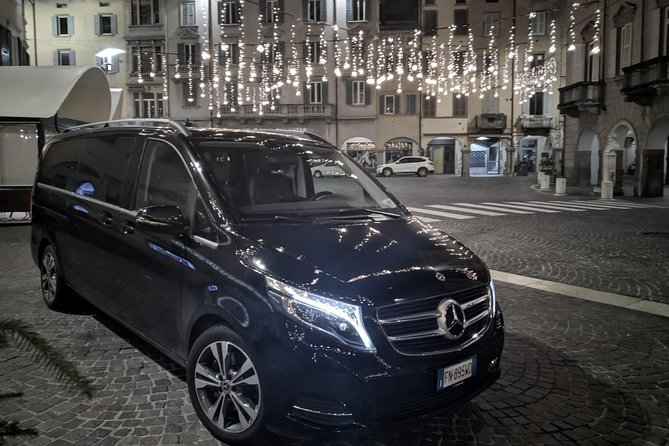 Barcelona Airport (BNC) to Port Aventura / Salou - Arrival Private Van Transfer - Quick and Safe Transfer