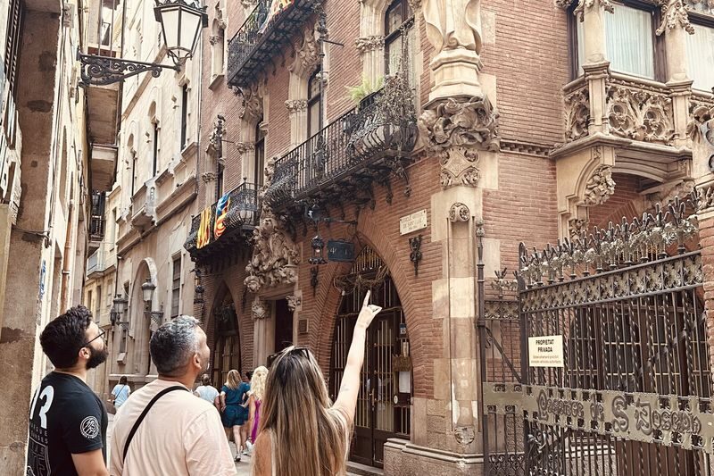 Barcelona and Picasso Museum Guided Tour - Els Quatre Gats and Barcelona’s artistic circles