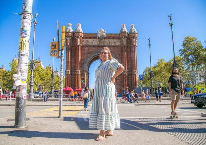 Barcelona: Arc De Triomf Private Photography Experience - Booking Information