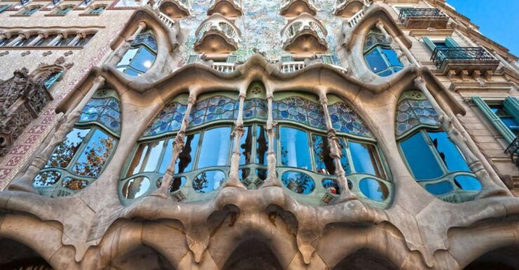 Barcelona: Architectural Wonders Self-Guided Audio Tour - Tour Details