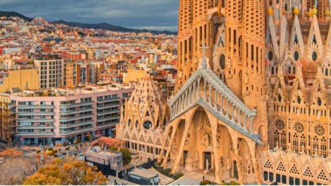 Barcelona: Architecture & Art Nouveau Audio Tour - Tour Accessibility and Features