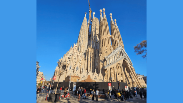 Barcelona: Architecture & Art Nouveau Audio Tour - Immerse in Art Nouveau Style